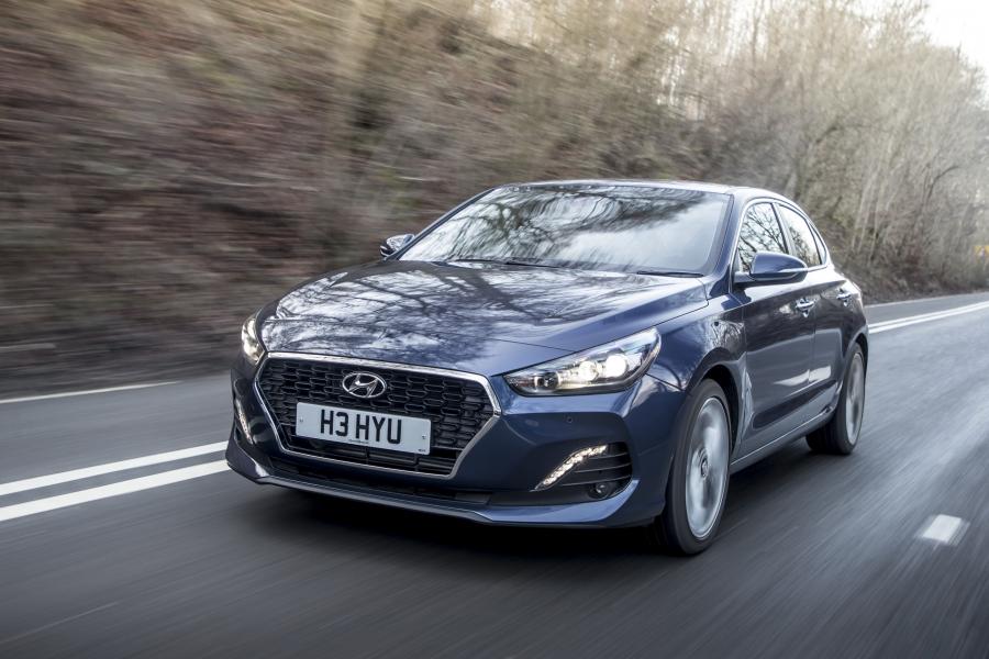  Hyundai i30 Fastback (PD) 2018 года  (UK) (фото 11 из 40)